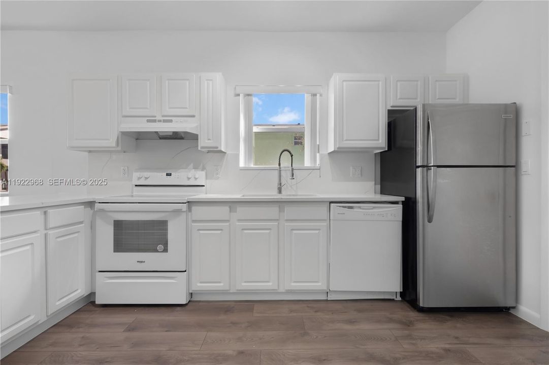 For Rent: $3,300 (3 beds, 2 baths, 1600 Square Feet)