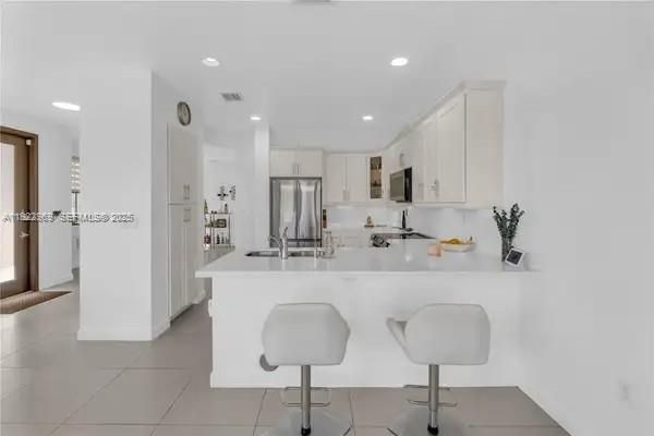 For Rent: $5,300 (4 beds, 3 baths, 2156 Square Feet)