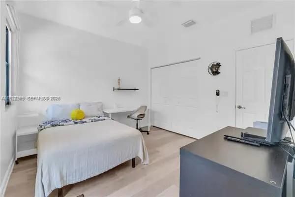 For Rent: $5,300 (4 beds, 3 baths, 2156 Square Feet)