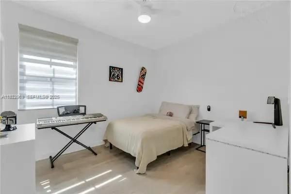 For Rent: $5,300 (4 beds, 3 baths, 2156 Square Feet)