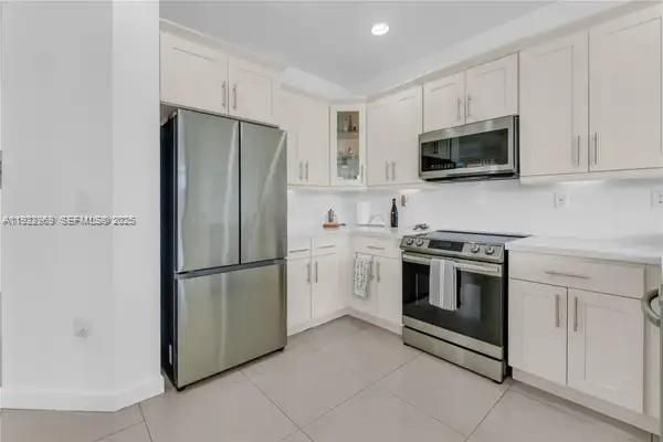 For Rent: $5,300 (4 beds, 3 baths, 2156 Square Feet)