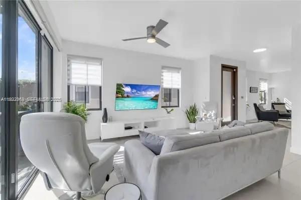 For Rent: $5,300 (4 beds, 3 baths, 2156 Square Feet)