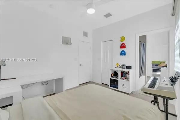 For Rent: $5,300 (4 beds, 3 baths, 2156 Square Feet)