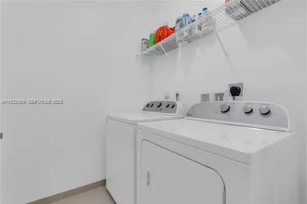 For Rent: $5,300 (4 beds, 3 baths, 2156 Square Feet)