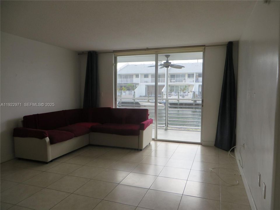 En Venta: $198,000 (1 camas, 1 baños, 812 Pies cuadrados)