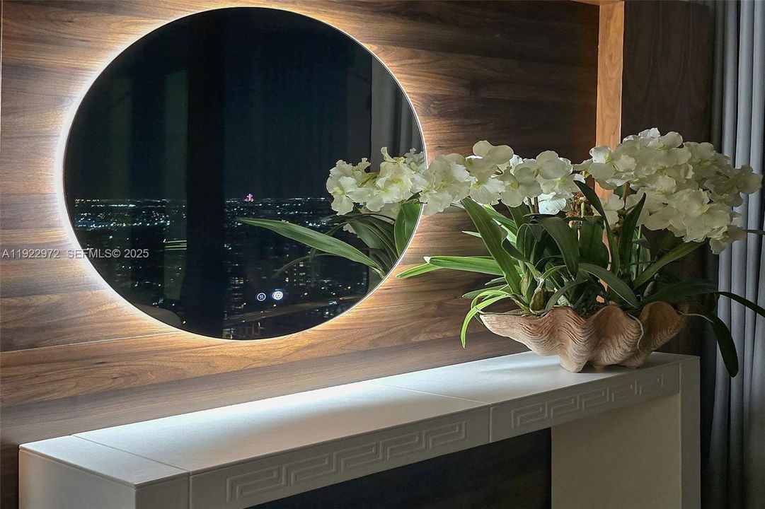 出租: $30,000 (4 贝兹, 4 浴室, 3130 平方英尺)