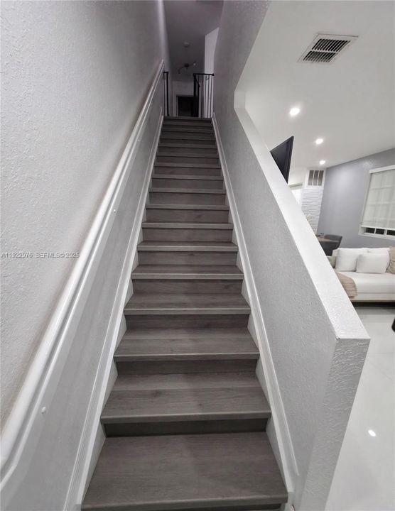 En Venta: $375,000 (3 camas, 2 baños, 1151 Pies cuadrados)