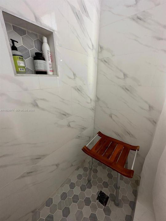 For Rent: $4,700 (4 beds, 2 baths, 1097 Square Feet)