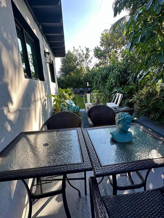 For Rent: $4,700 (4 beds, 2 baths, 1097 Square Feet)