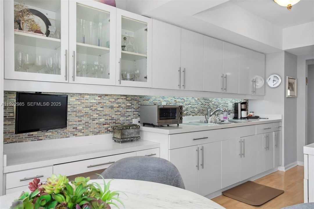 На продажу: $850,000 (2 спален, 2 ванн, 1870 Квадратных фут)