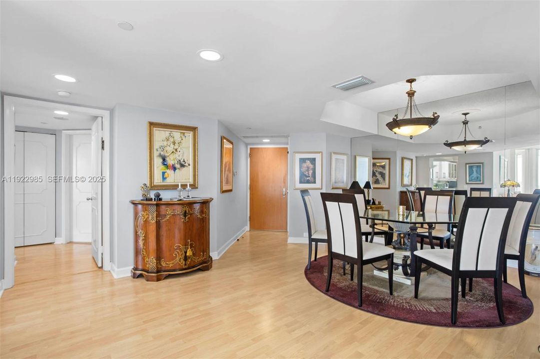 На продажу: $850,000 (2 спален, 2 ванн, 1870 Квадратных фут)