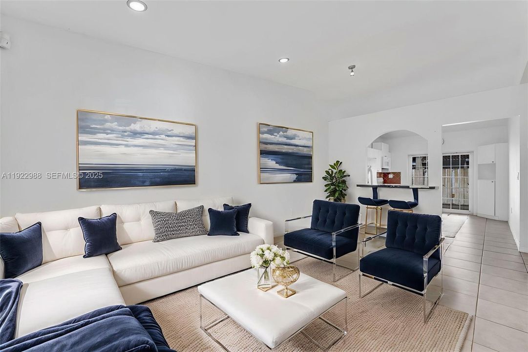 For Rent: $3,000 (3 beds, 2 baths, 1030 Square Feet)