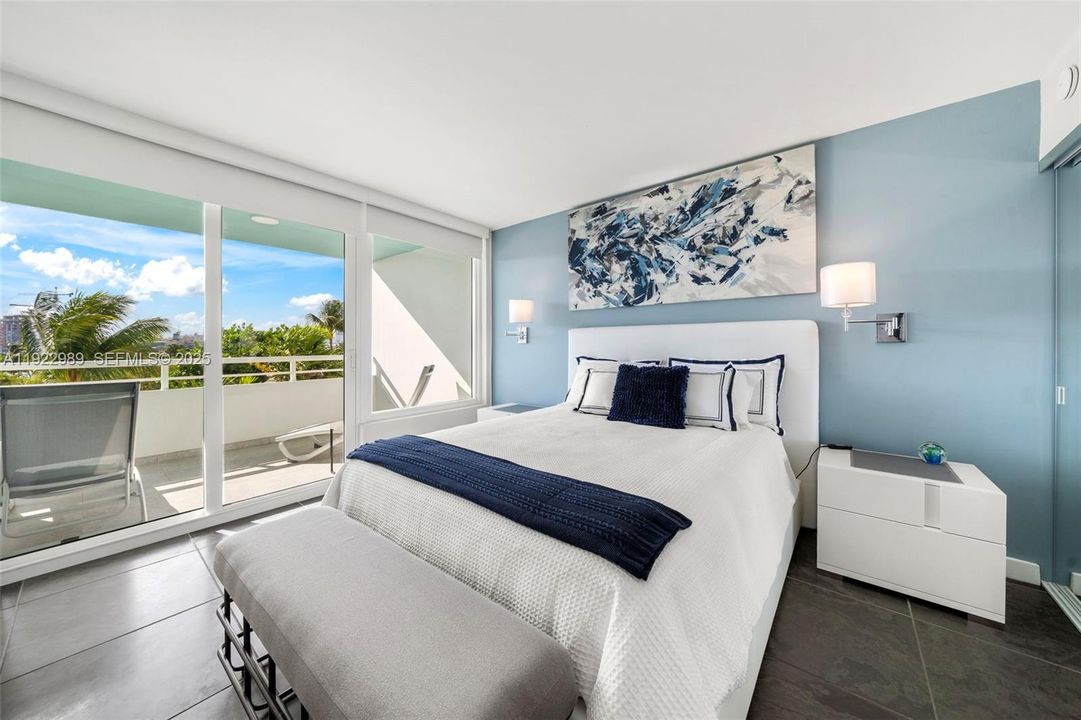 For Sale: $1,595,000 (2 beds, 2 baths, 1165 Square Feet)