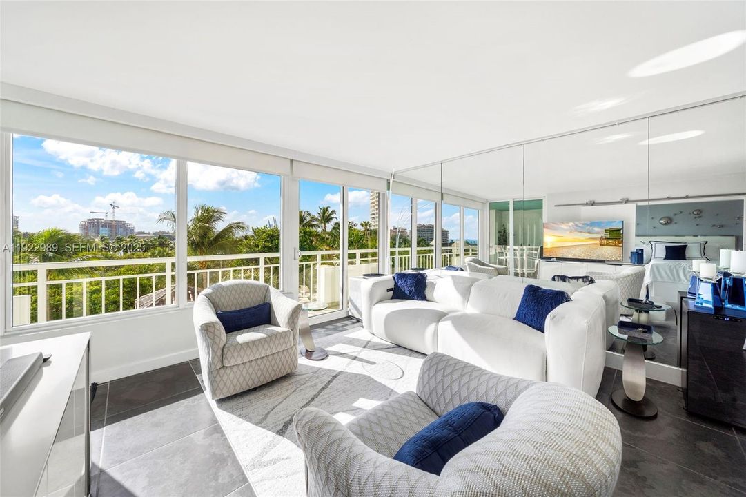 For Sale: $1,595,000 (2 beds, 2 baths, 1165 Square Feet)