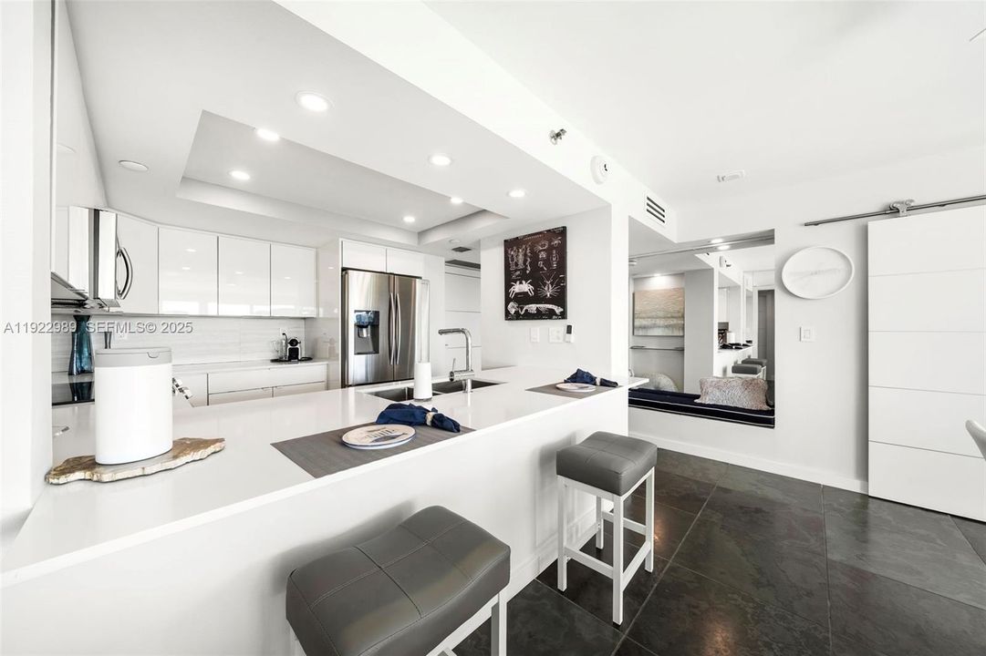 For Sale: $1,595,000 (2 beds, 2 baths, 1165 Square Feet)