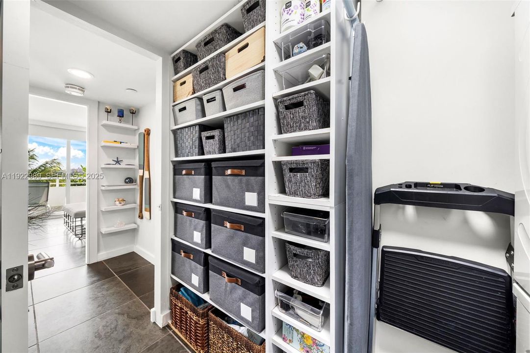 For Sale: $1,595,000 (2 beds, 2 baths, 1165 Square Feet)