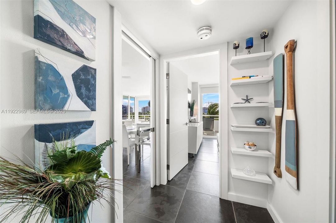 For Sale: $1,595,000 (2 beds, 2 baths, 1165 Square Feet)