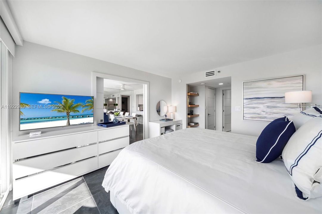 For Sale: $1,595,000 (2 beds, 2 baths, 1165 Square Feet)