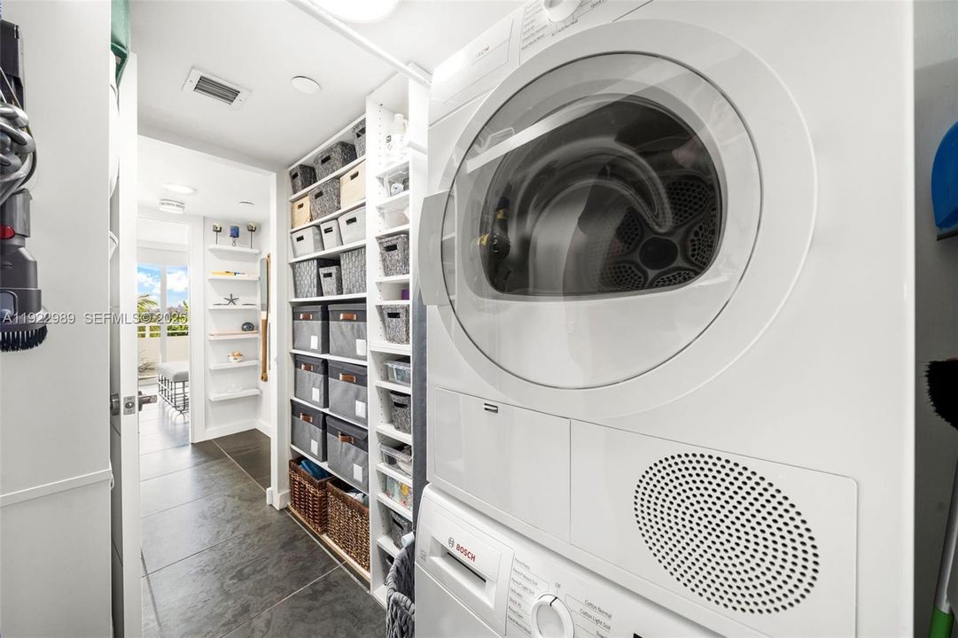 For Sale: $1,595,000 (2 beds, 2 baths, 1165 Square Feet)