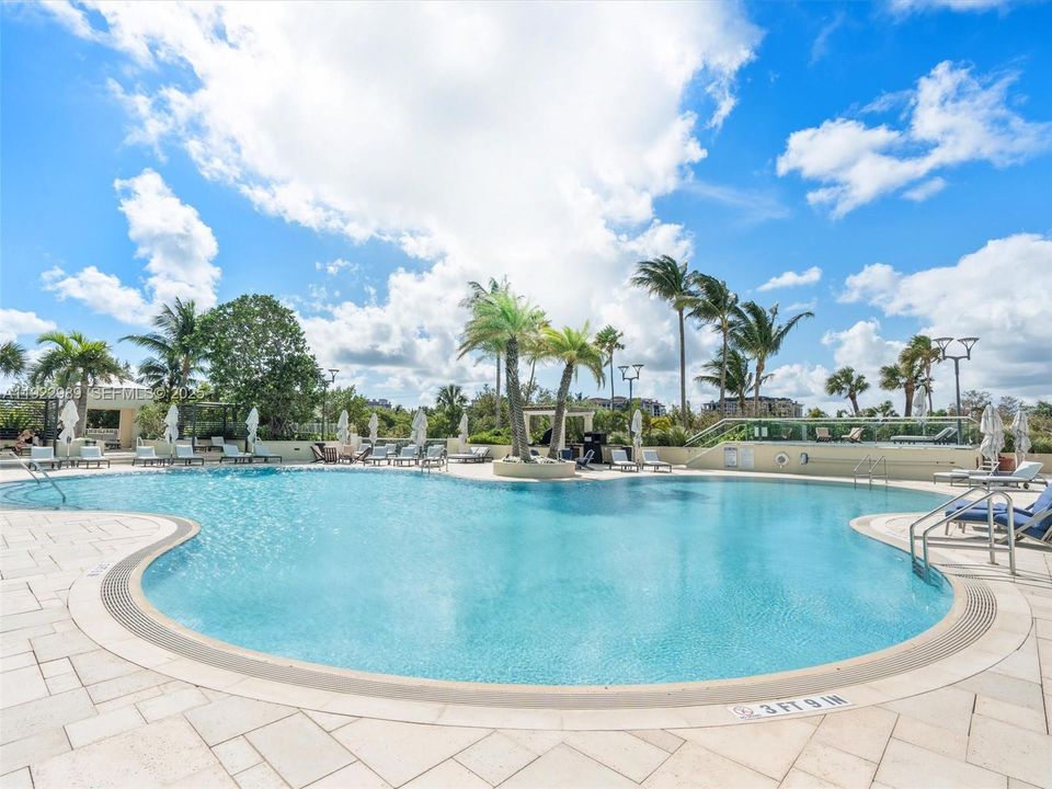 For Sale: $1,595,000 (2 beds, 2 baths, 1165 Square Feet)