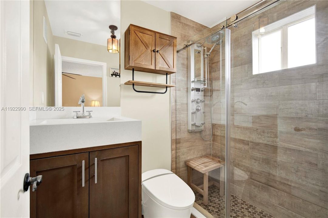 В аренду: $1,950 (2 спален, 2 ванн, 1370 Квадратных фут)