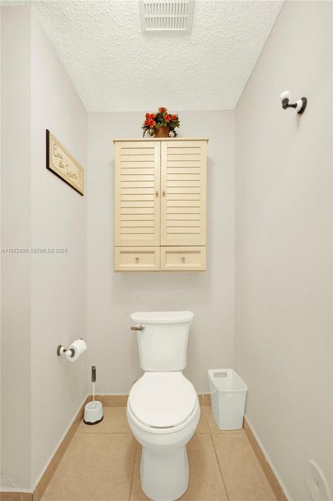 В аренду: $1,950 (2 спален, 2 ванн, 1370 Квадратных фут)