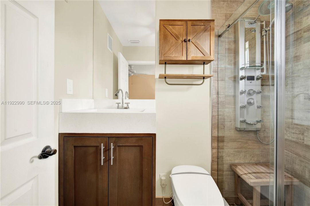 В аренду: $1,950 (2 спален, 2 ванн, 1370 Квадратных фут)