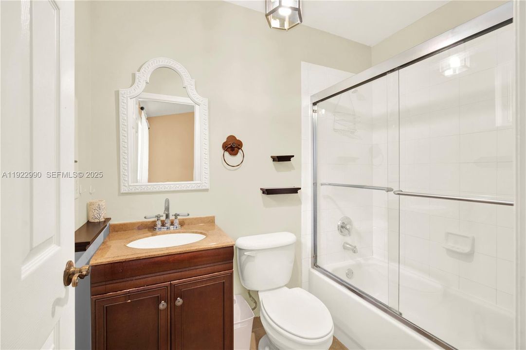 В аренду: $1,950 (2 спален, 2 ванн, 1370 Квадратных фут)