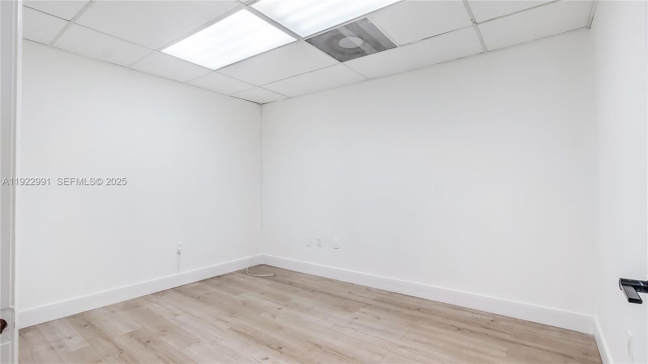 出租: $23 (0 贝兹, 0 浴室, 0 平方英尺)