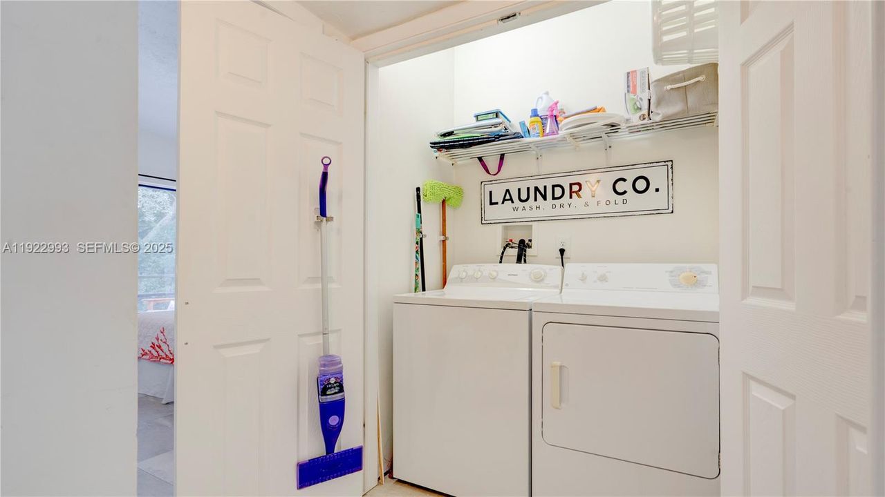 На продажу: $844,900 (4 спален, 2 ванн, 0 Квадратных фут)