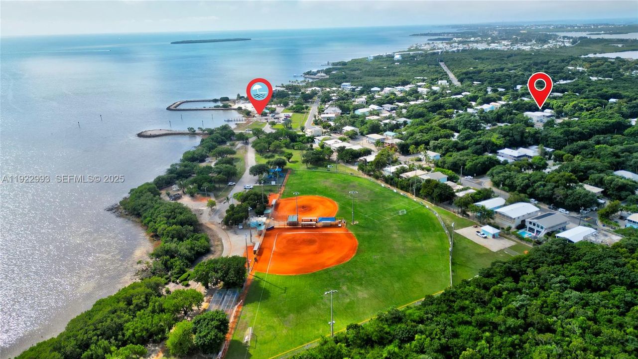 En Venta: $844,900 (4 camas, 2 baños, 0 Pies cuadrados)