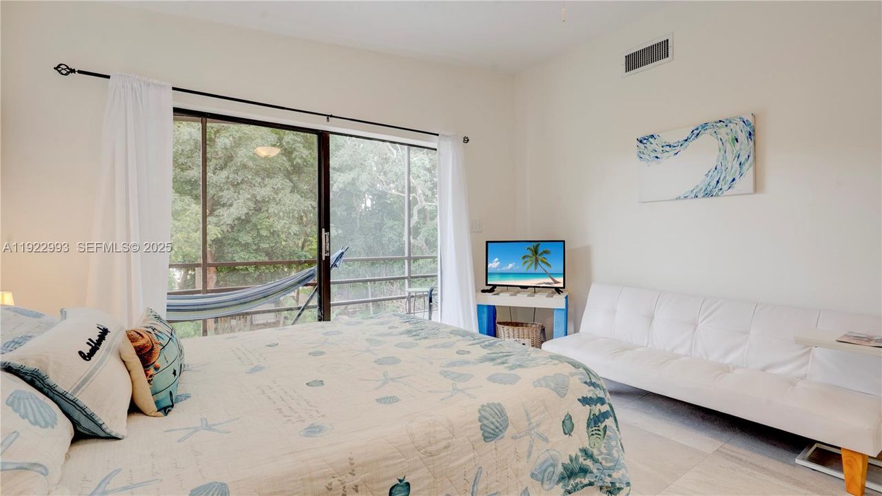 На продажу: $844,900 (4 спален, 2 ванн, 0 Квадратных фут)