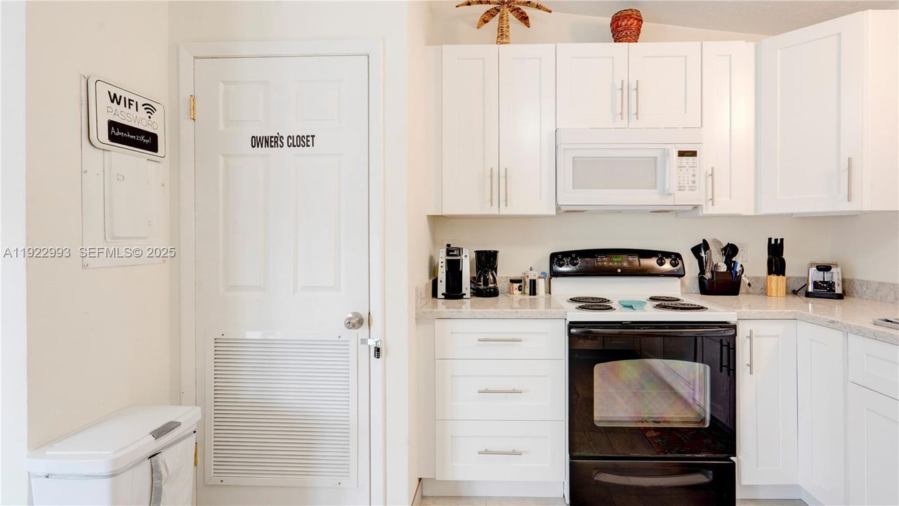 На продажу: $844,900 (4 спален, 2 ванн, 0 Квадратных фут)