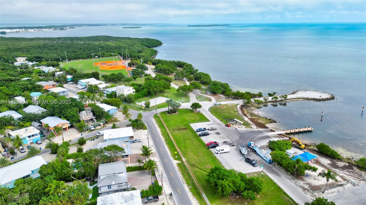 На продажу: $844,900 (4 спален, 2 ванн, 0 Квадратных фут)