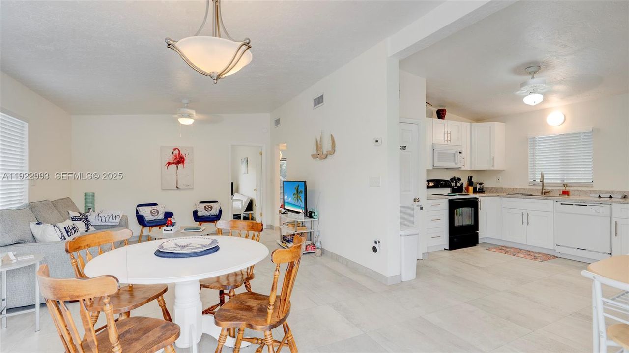 На продажу: $844,900 (4 спален, 2 ванн, 0 Квадратных фут)