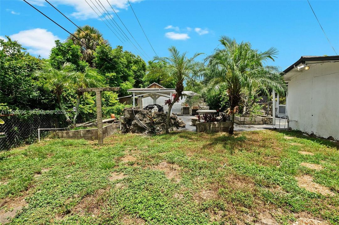 出租: $3,000 (2 贝兹, 1 浴室, 854 平方英尺)