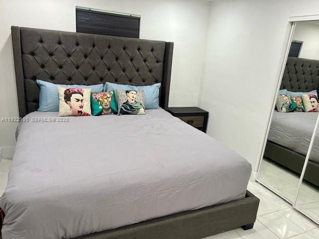 出租: $3,000 (2 贝兹, 1 浴室, 854 平方英尺)