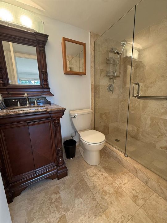 For Rent: $1,650 (1 beds, 1 baths, 811 Square Feet)