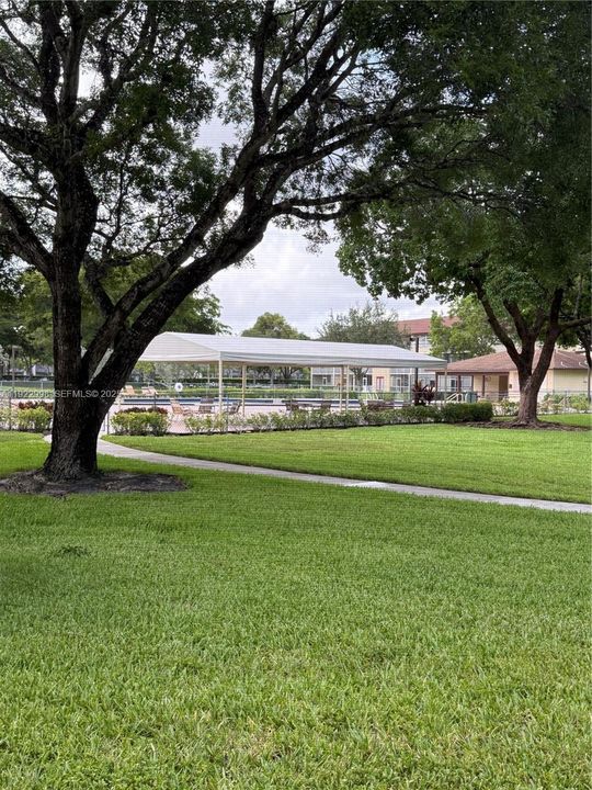 For Rent: $1,650 (1 beds, 1 baths, 811 Square Feet)