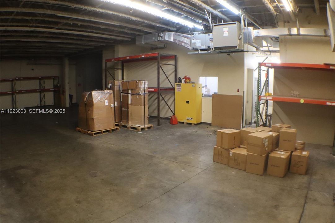 出租: $9,033 (0 贝兹, 0 浴室, 0 平方英尺)