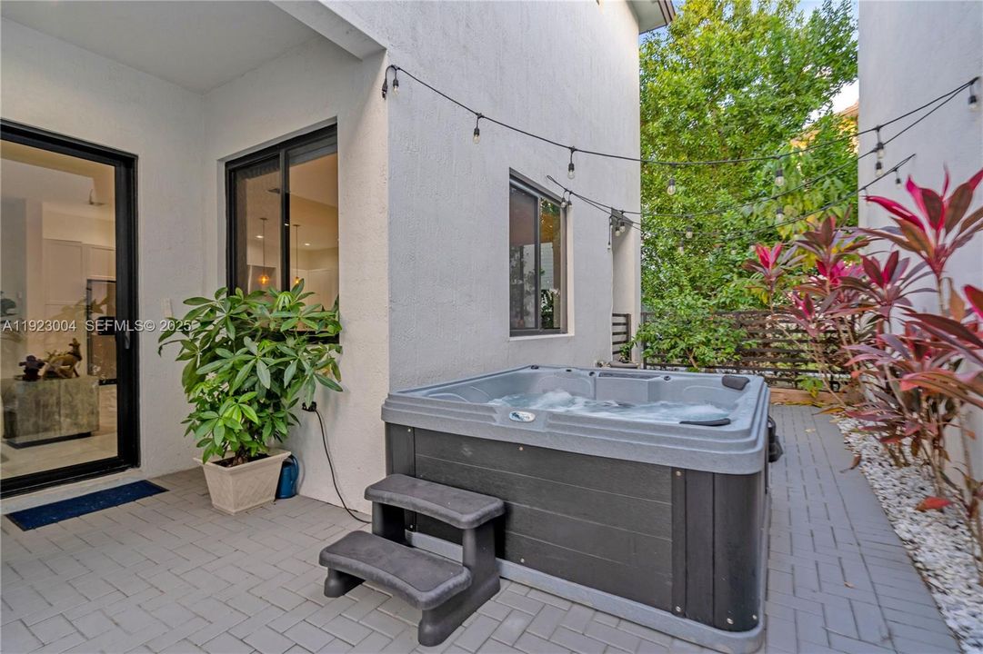 For Rent: $6,950 (4 beds, 3 baths, 2863 Square Feet)