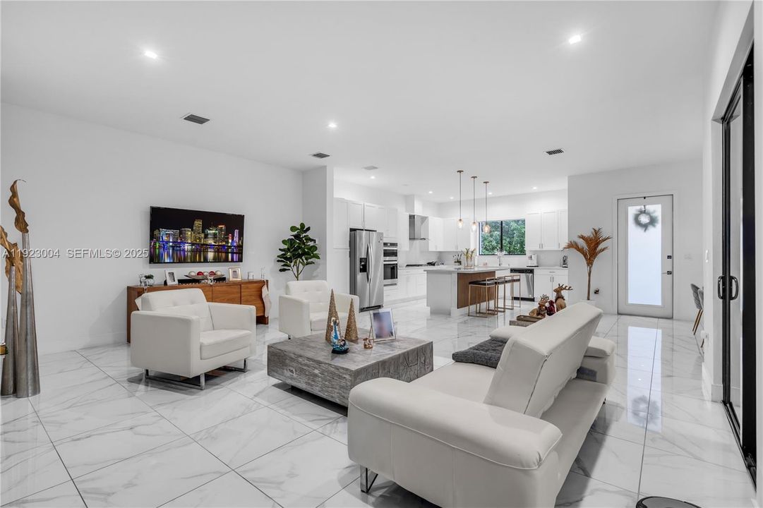 For Rent: $6,950 (4 beds, 3 baths, 2863 Square Feet)