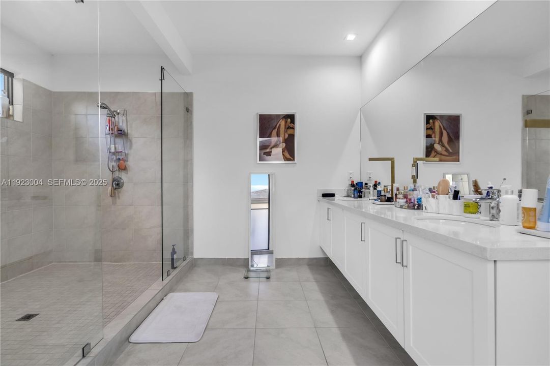 For Rent: $6,950 (4 beds, 3 baths, 2863 Square Feet)