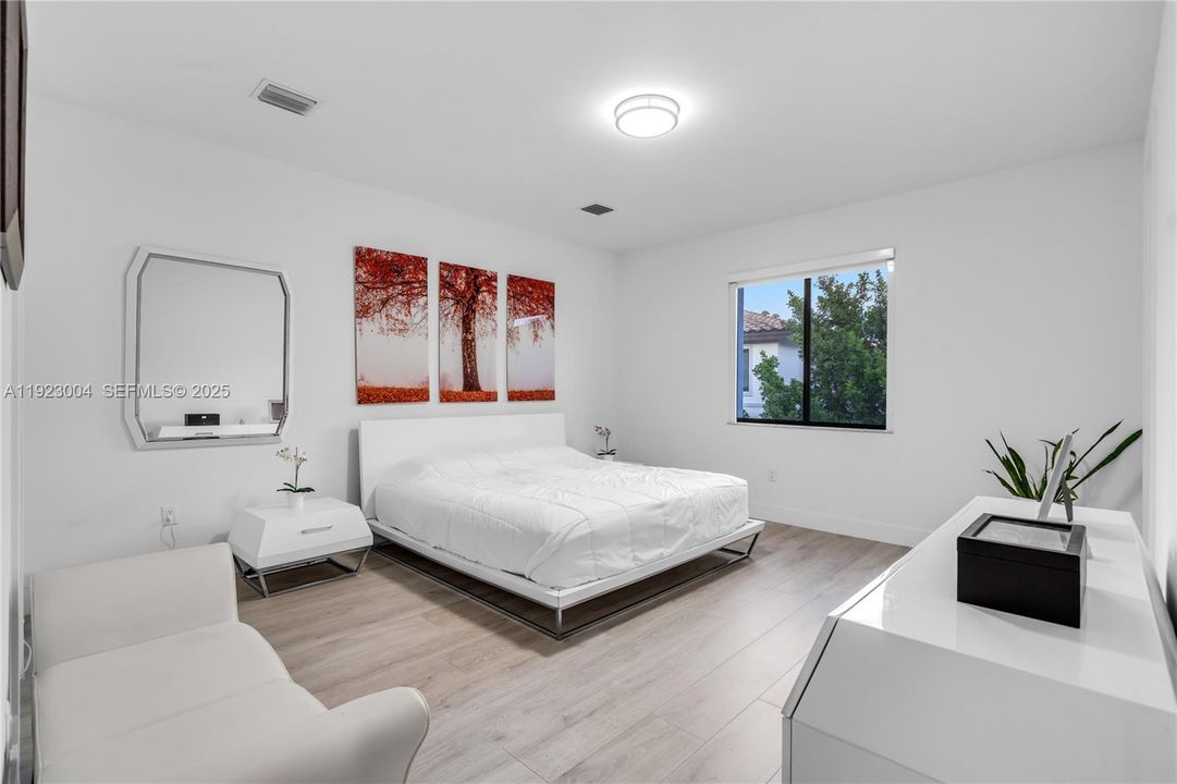 For Rent: $6,950 (4 beds, 3 baths, 2863 Square Feet)