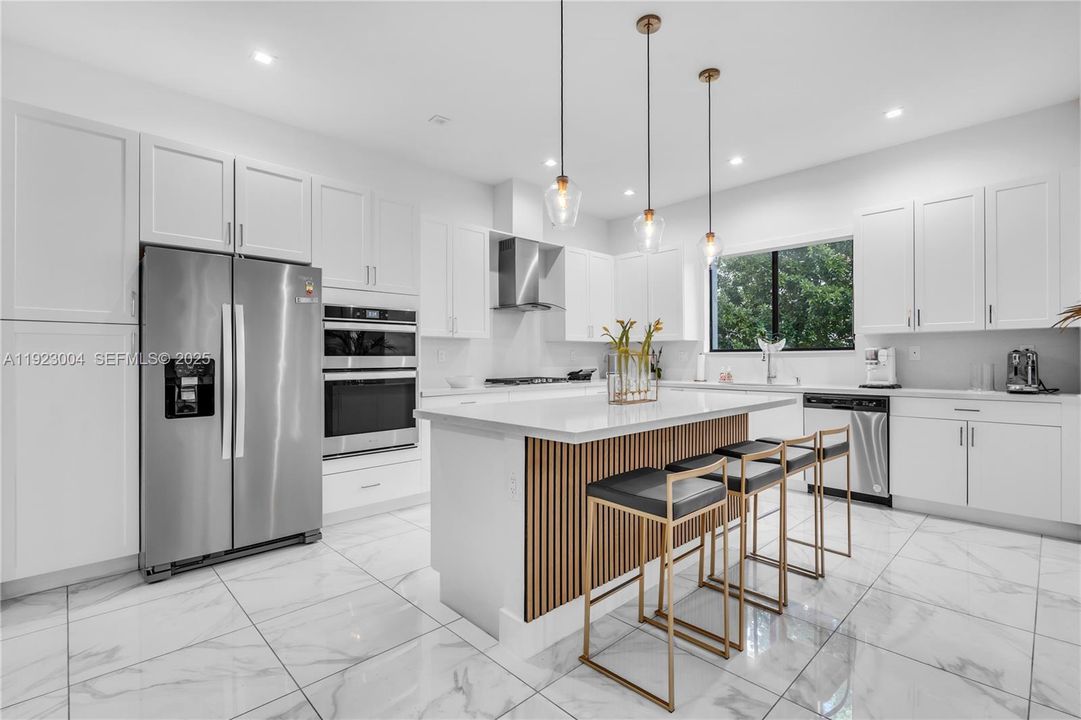 For Rent: $6,950 (4 beds, 3 baths, 2863 Square Feet)