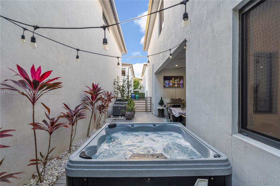 For Rent: $6,950 (4 beds, 3 baths, 2863 Square Feet)