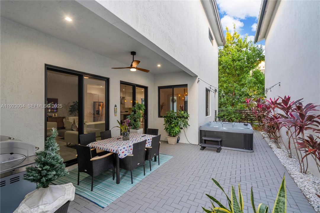 For Rent: $6,950 (4 beds, 3 baths, 2863 Square Feet)