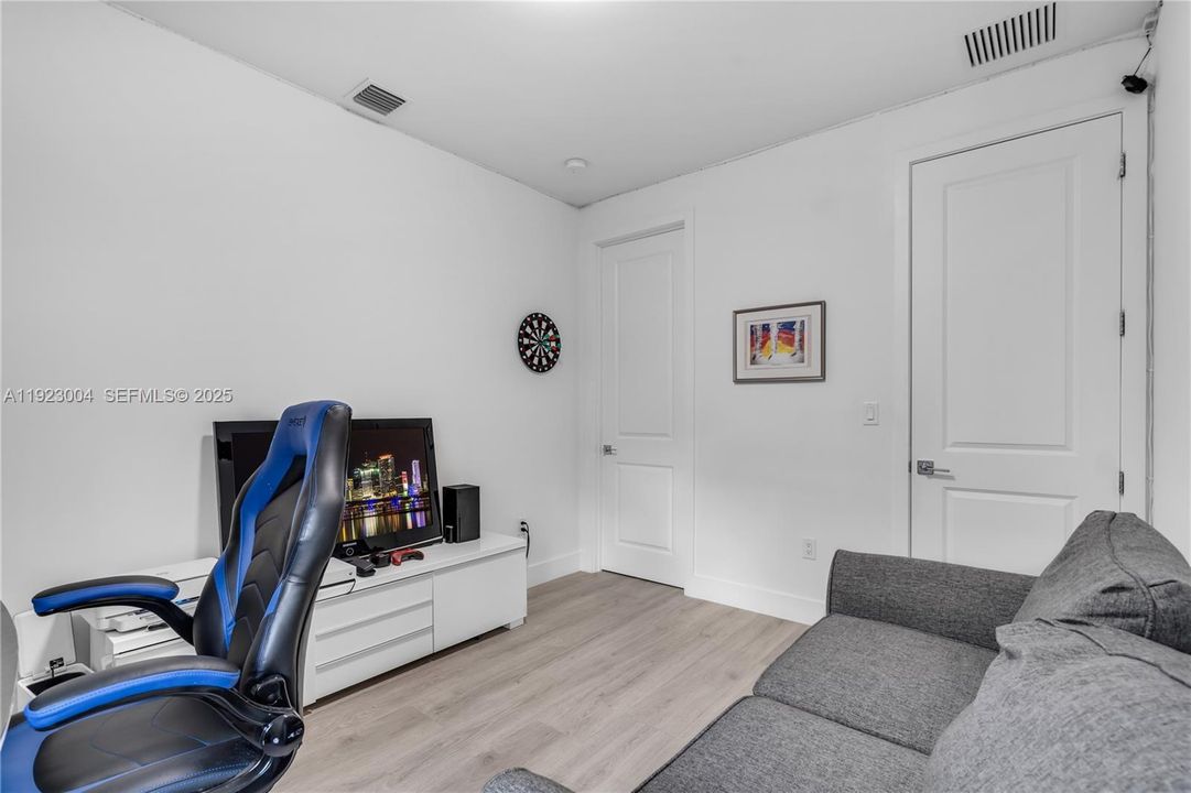 For Rent: $6,950 (4 beds, 3 baths, 2863 Square Feet)