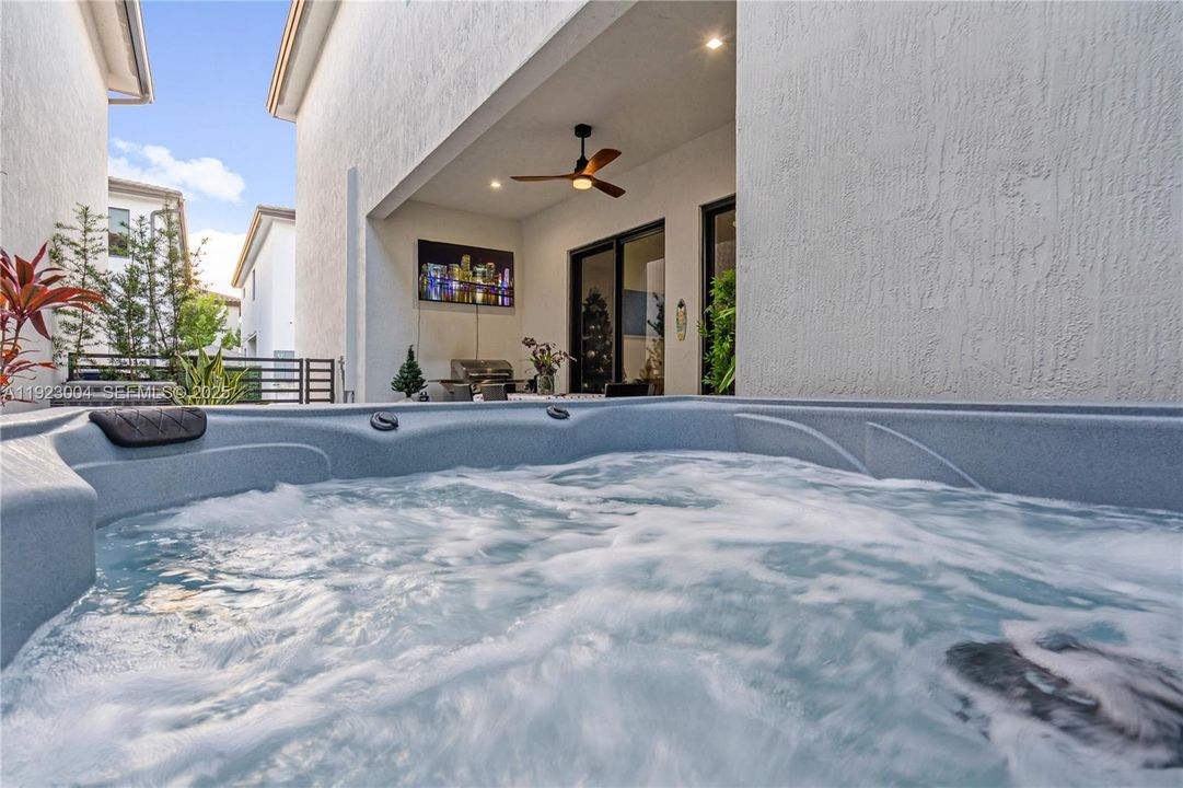 For Rent: $6,950 (4 beds, 3 baths, 2863 Square Feet)