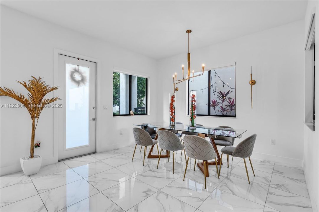 For Rent: $6,950 (4 beds, 3 baths, 2863 Square Feet)